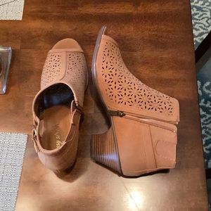 Easy Street.Never worn